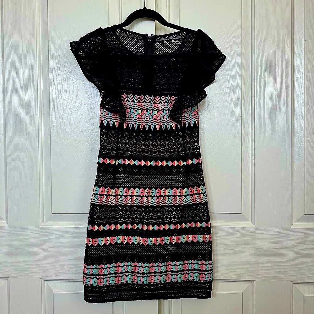 Bcbg cocktail dress! Beautifully design in like new condition! EBay selling $248